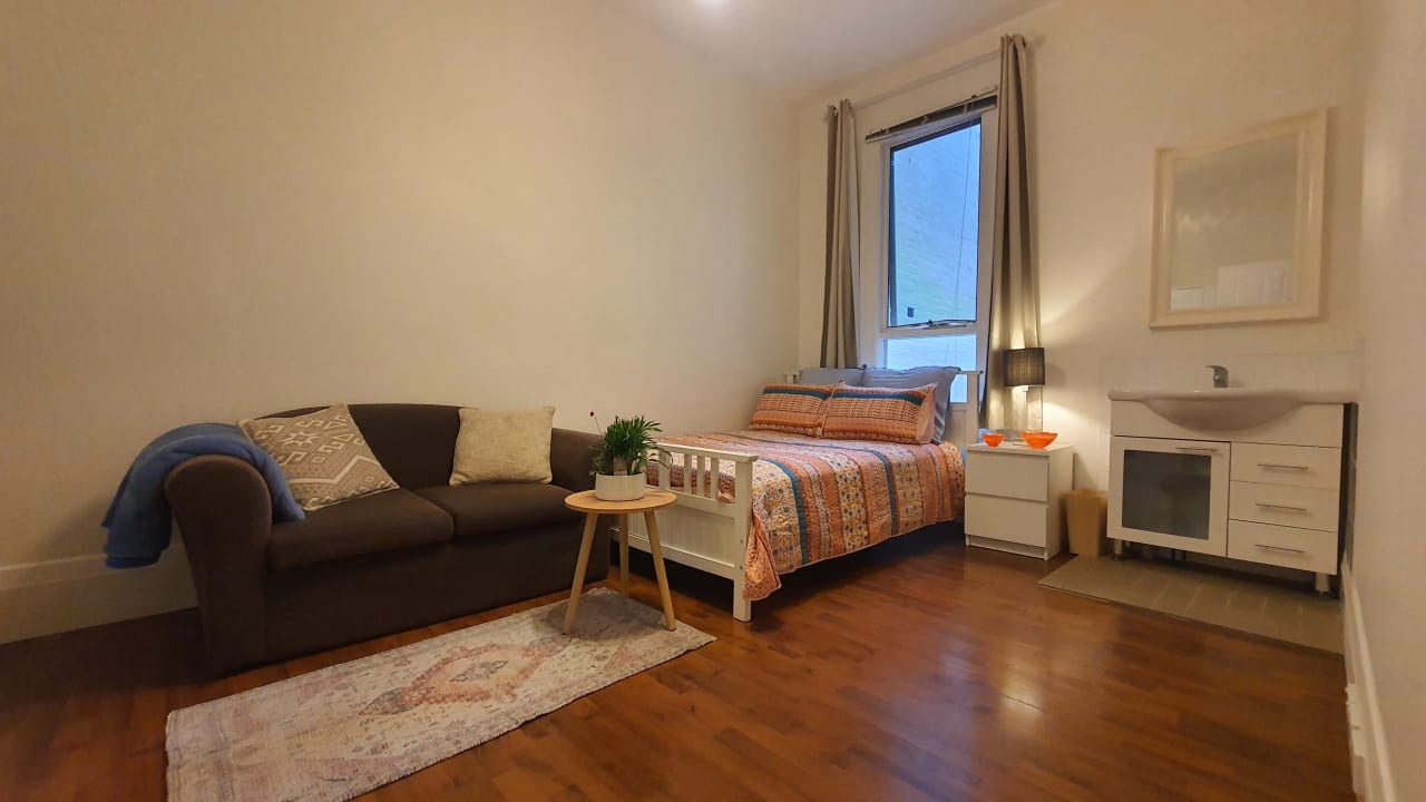 Furnished room in a share house