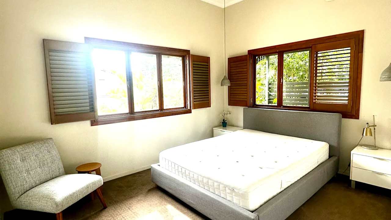 Furnished room in a share house