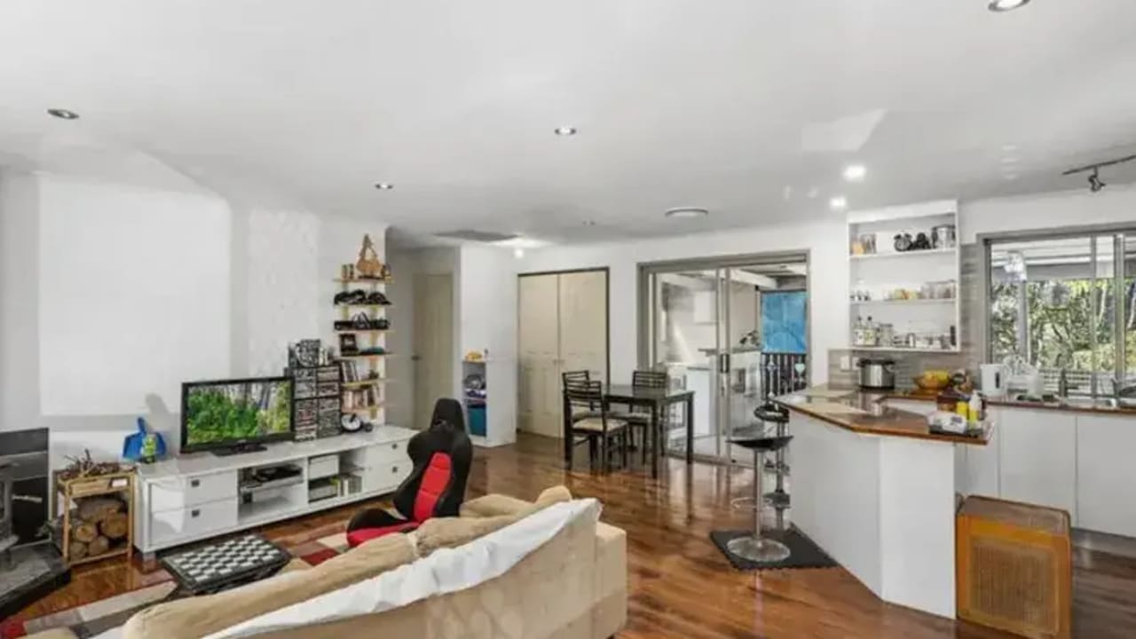 Unfurnished room in a share house