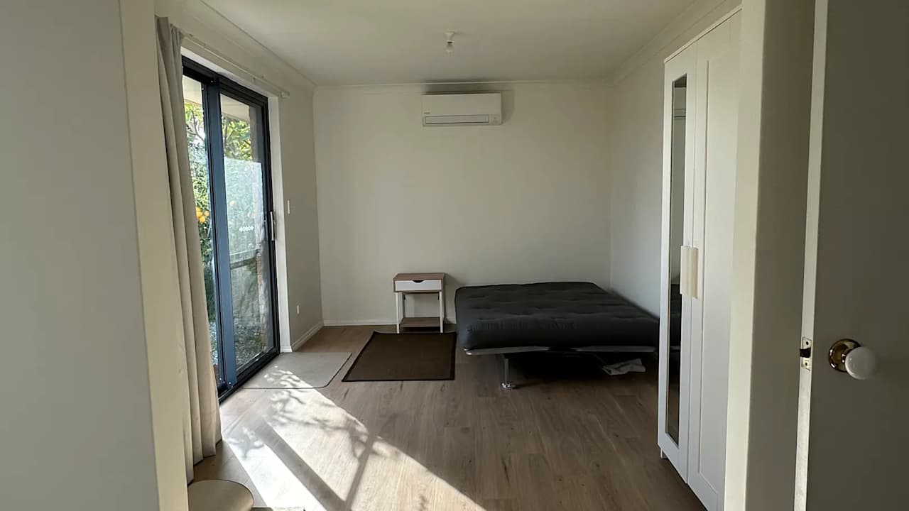 Room studio flat for rent