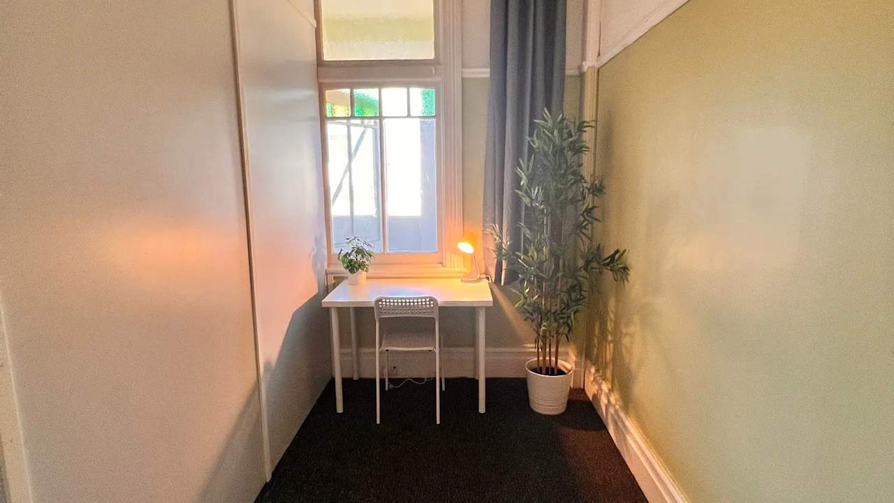Furnished room in a flatshare