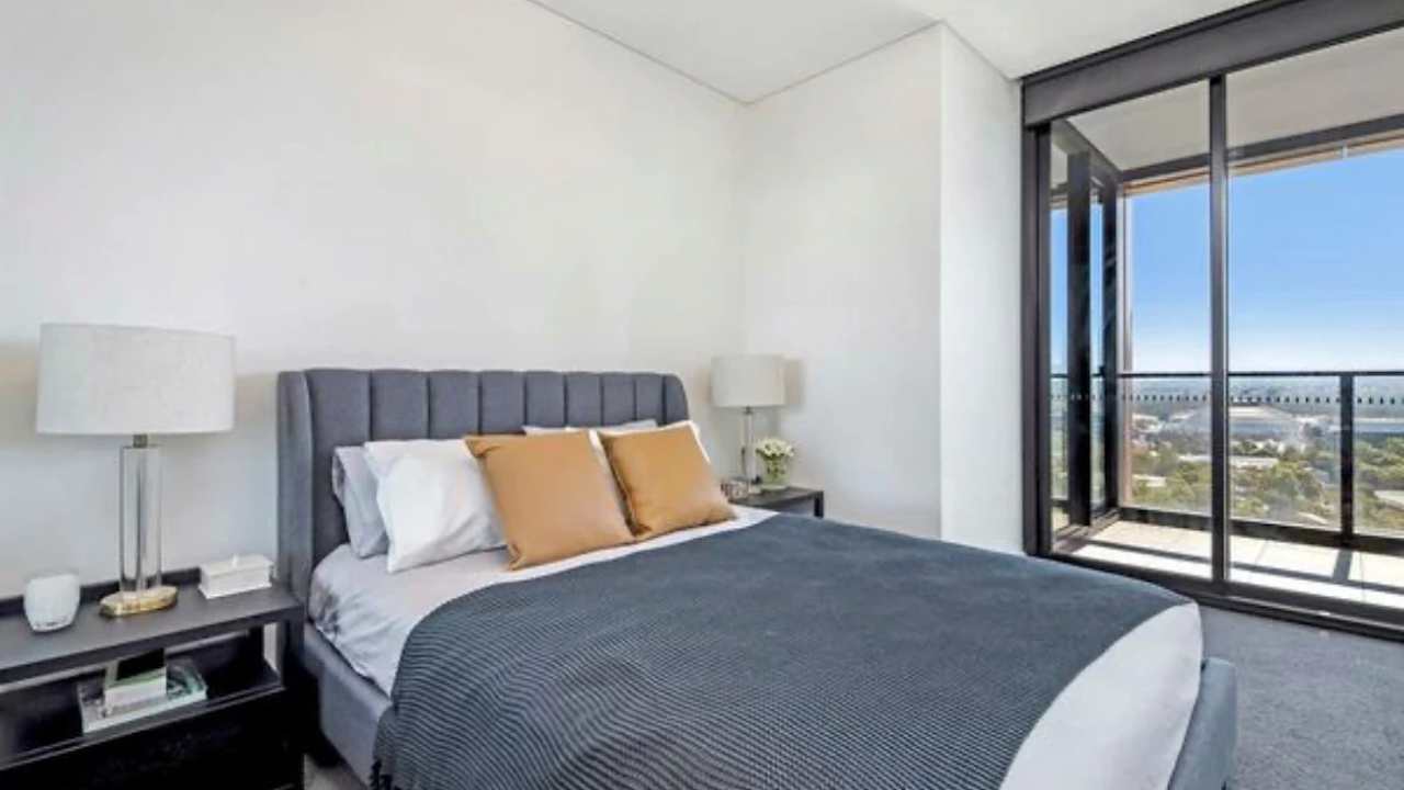 Unfurnished room with own bathroom