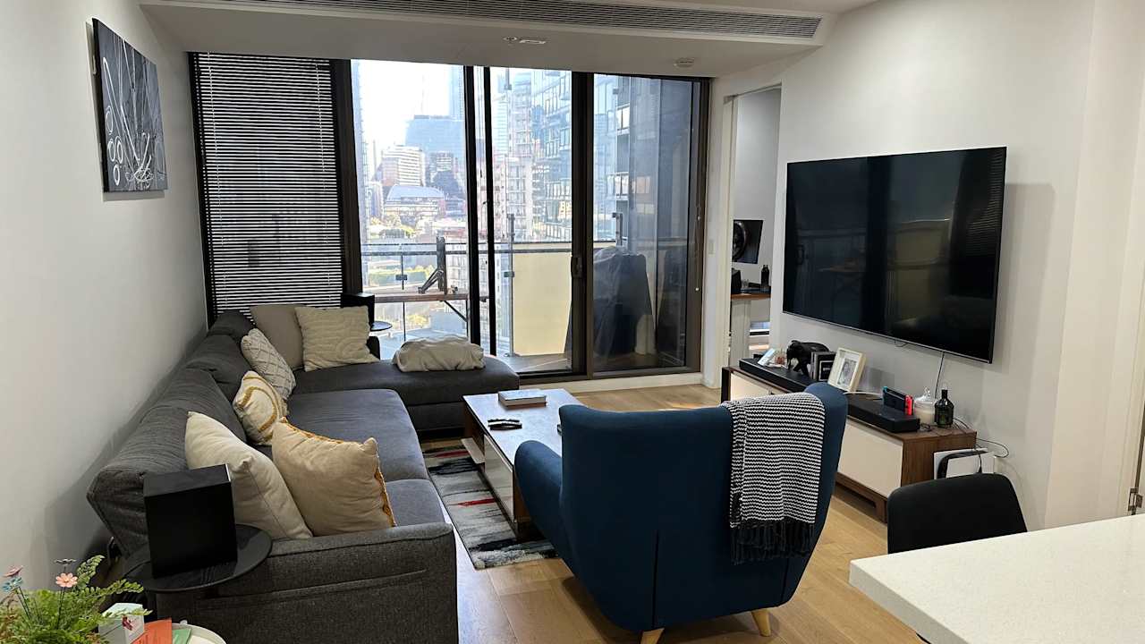 Furnished room with ensuite in a flatshare