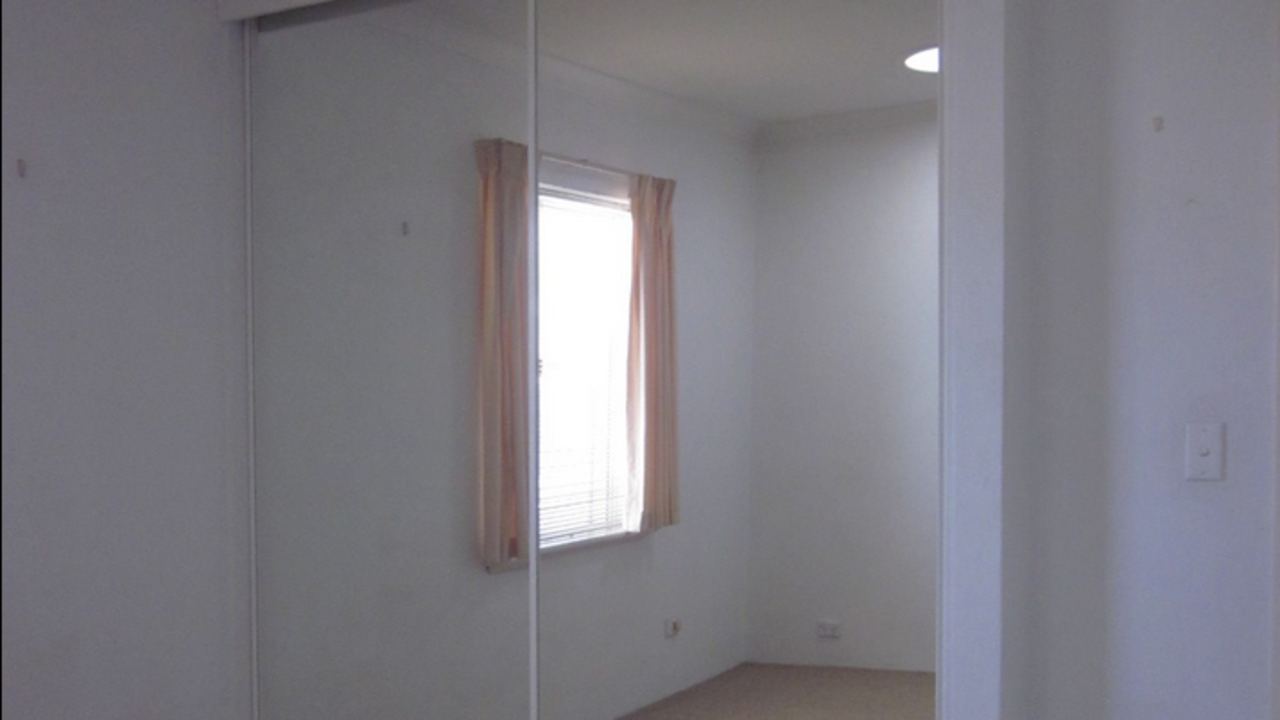 Room in a share house