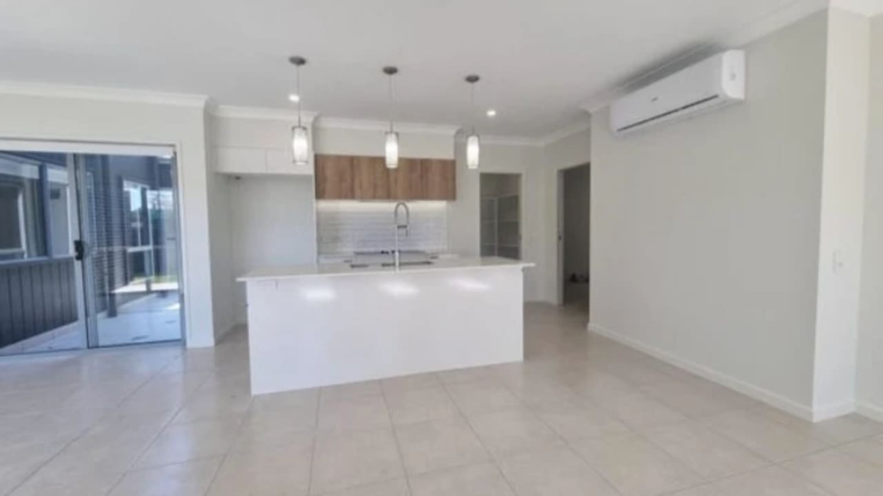 Unfurnished room in a share house
