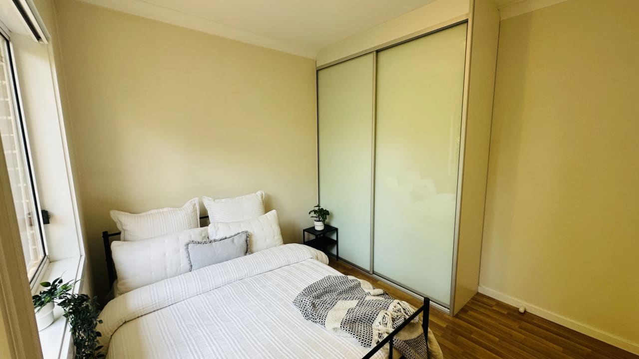 Furnished room in a flatshare