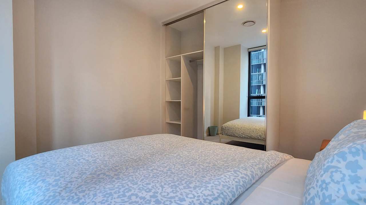 Furnished room in a flatshare