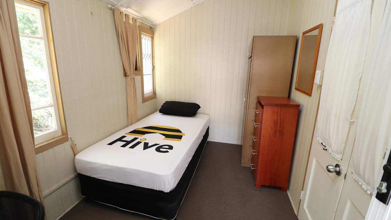 Furnished room in a share house