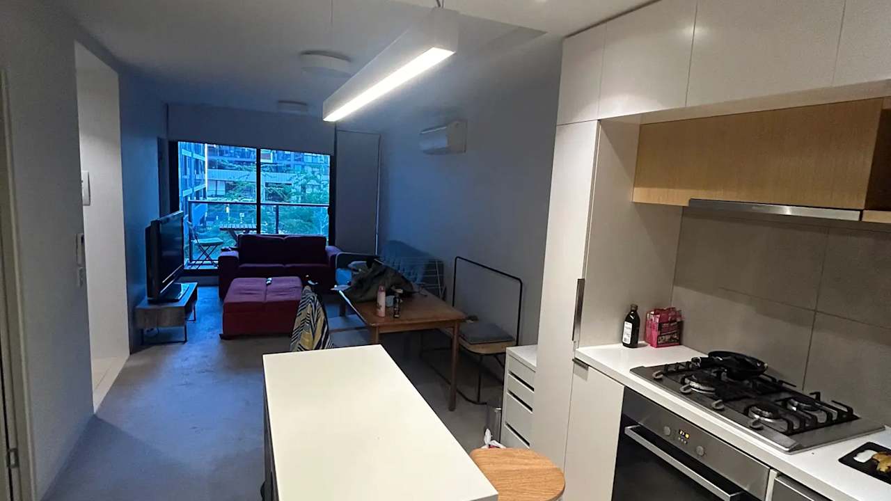 Unfurnished room in a flatshare