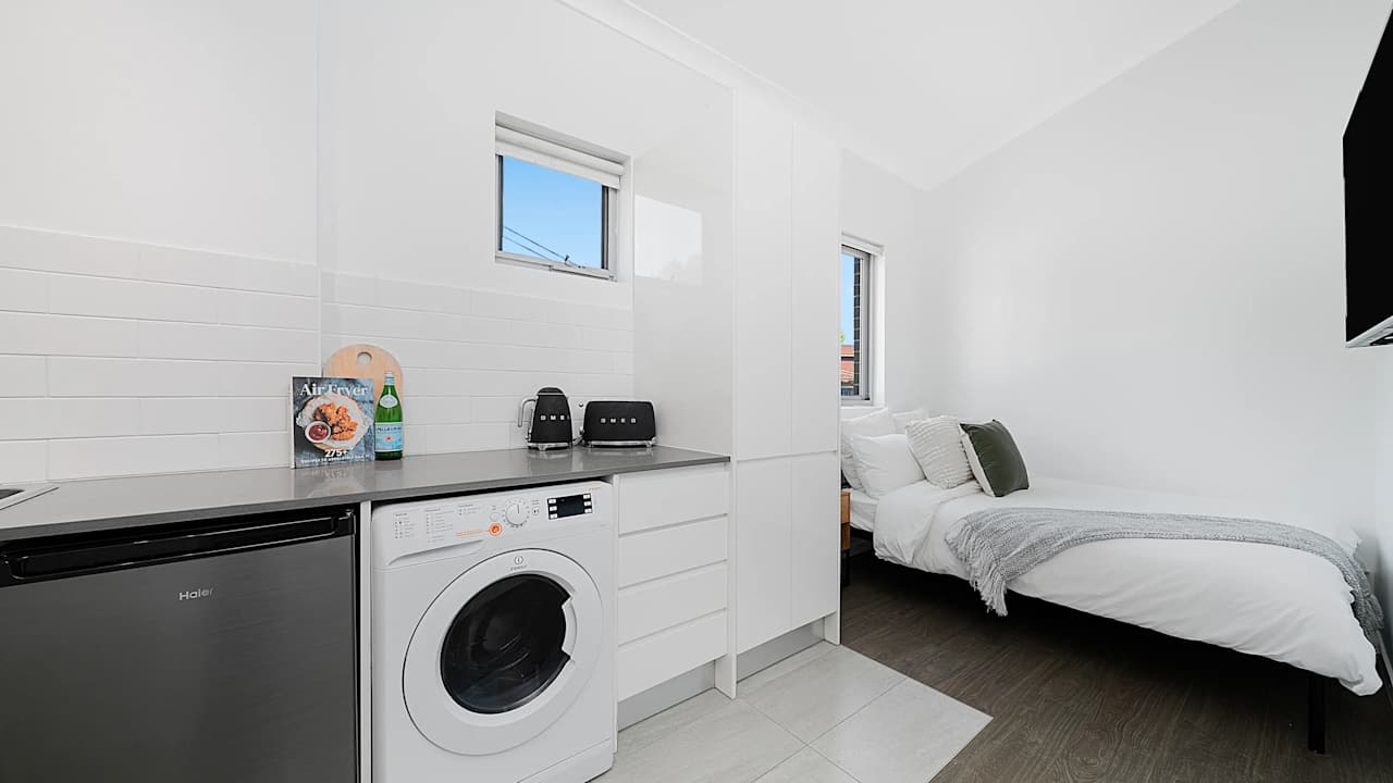 Room studio flat for rent