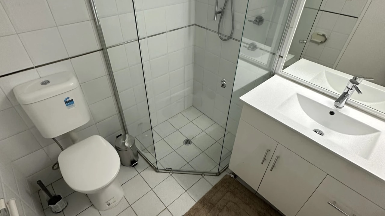 Furnished room with own bathroom