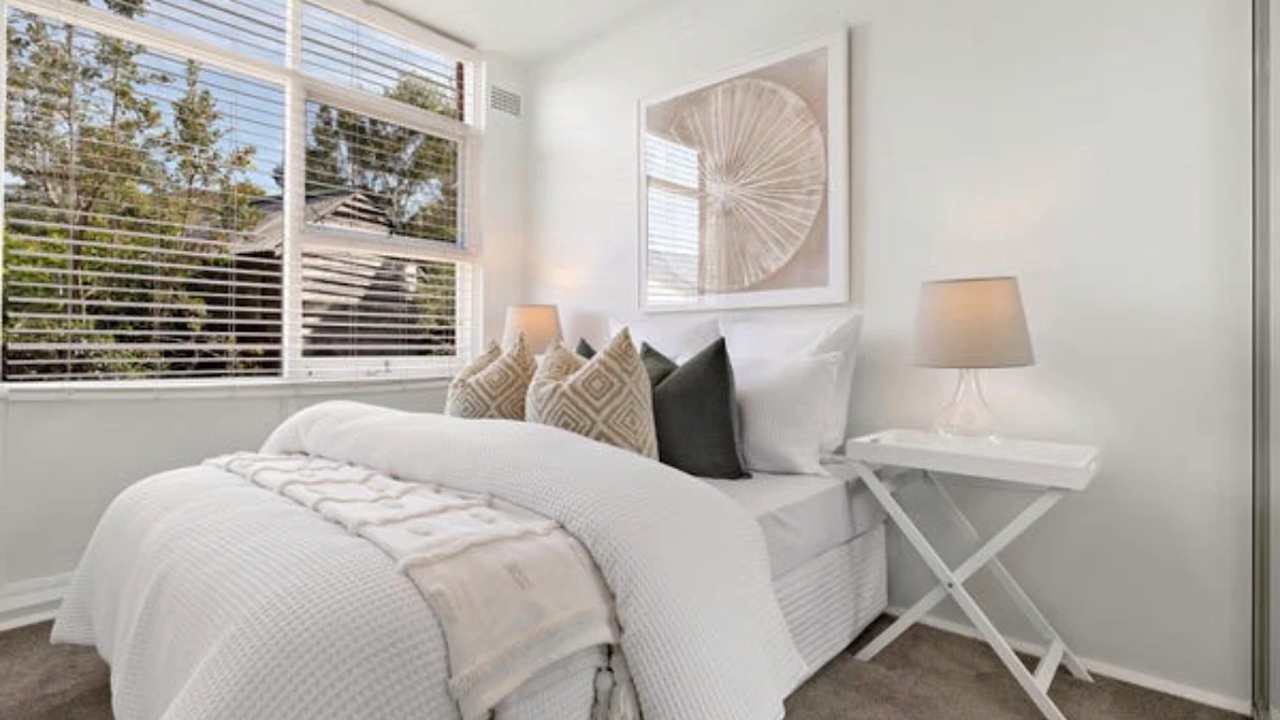Unfurnished room in a flatshare
