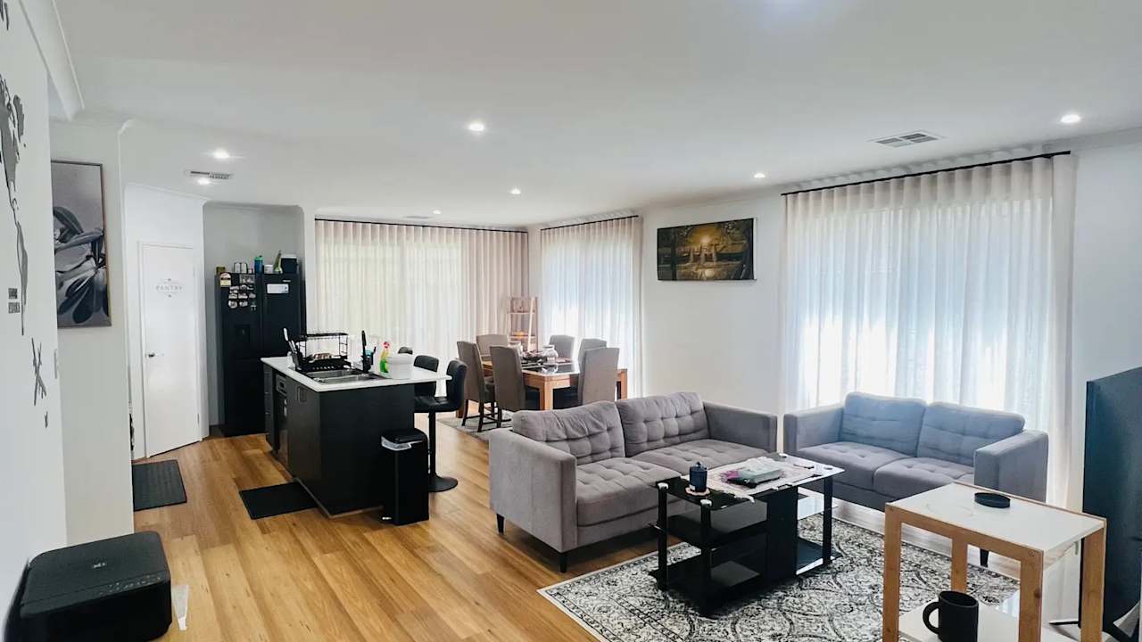 Furnished room in a share house
