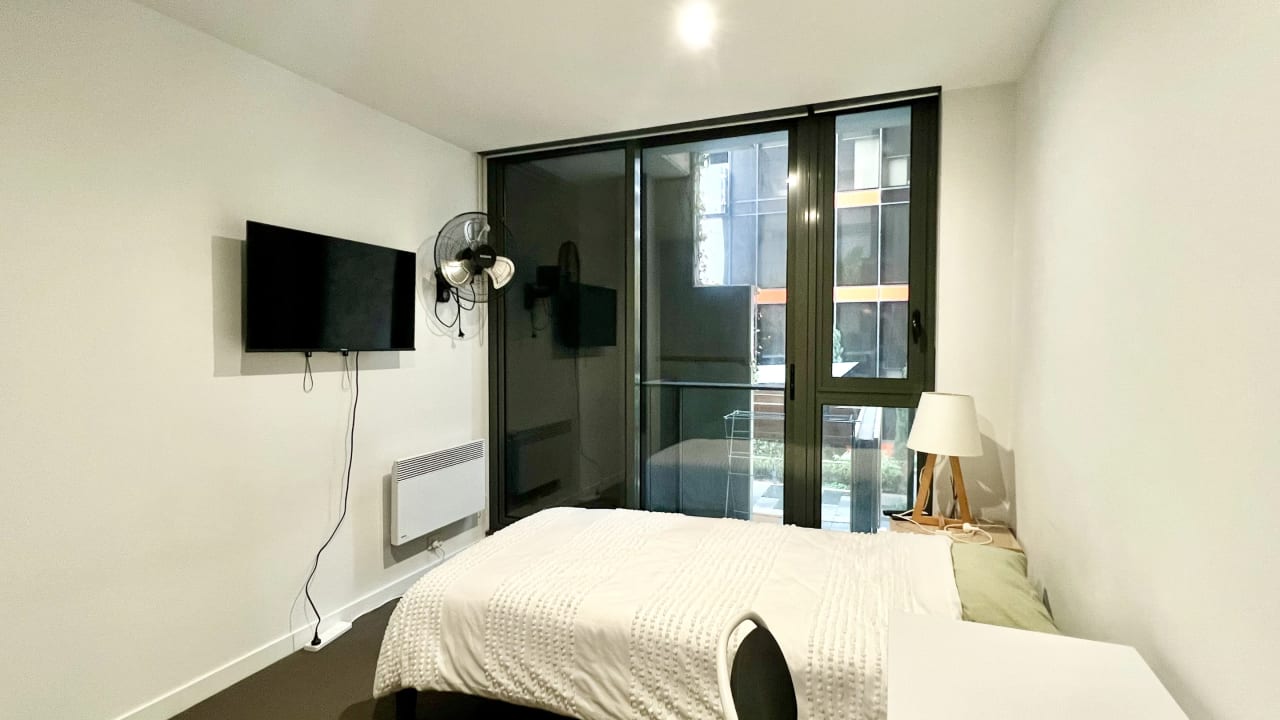 Furnished room in a flatshare