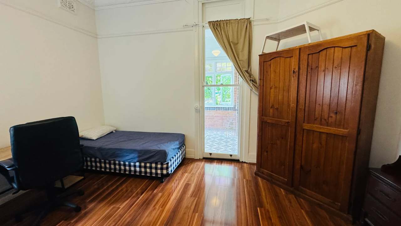 Furnished room in a share house