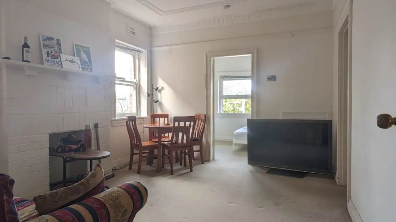 Unfurnished room in a flatshare