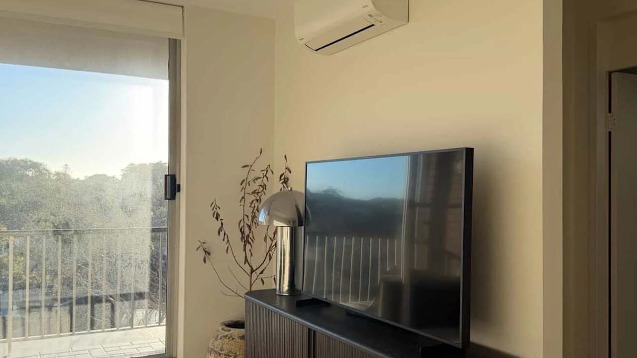 Unfurnished room in a flatshare