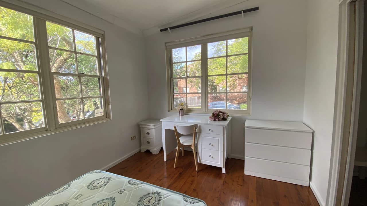 Furnished room in a flatshare