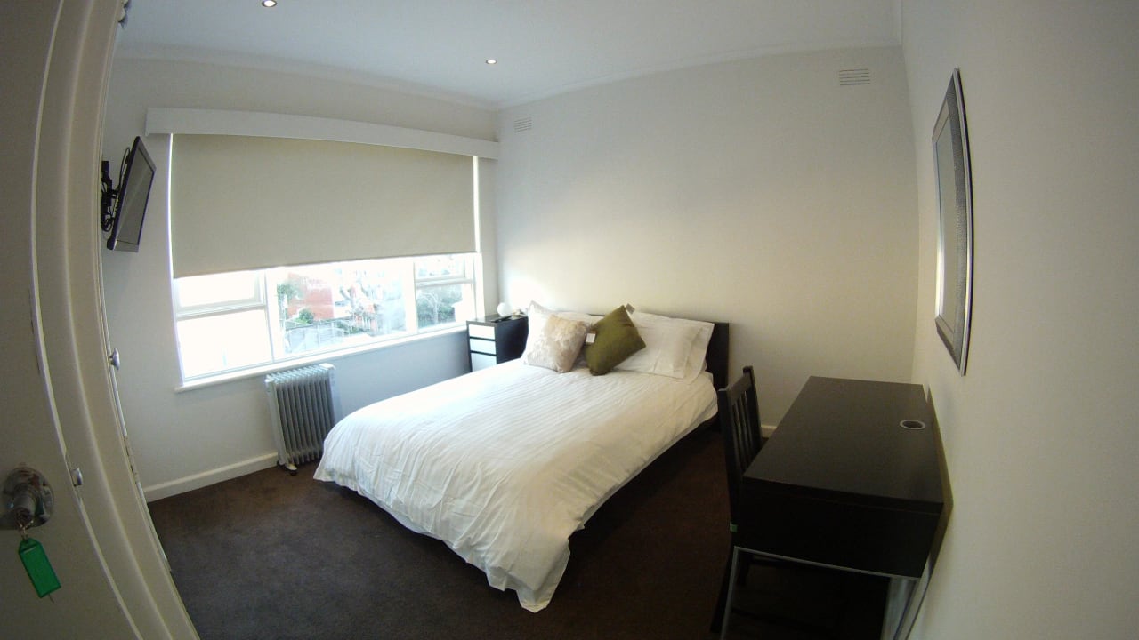 Furnished room in a flatshare