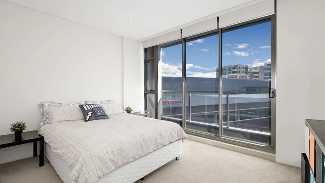 Unfurnished room with ensuite in a flatshare