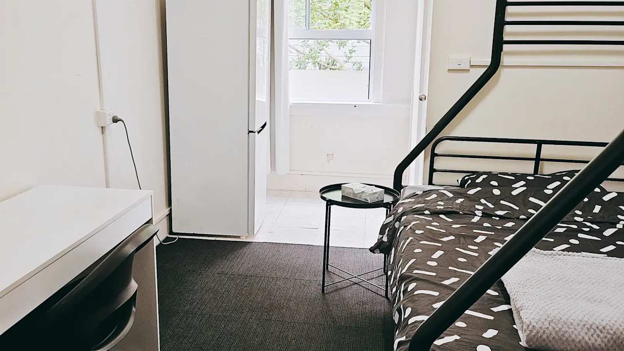 Furnished room in a flatshare