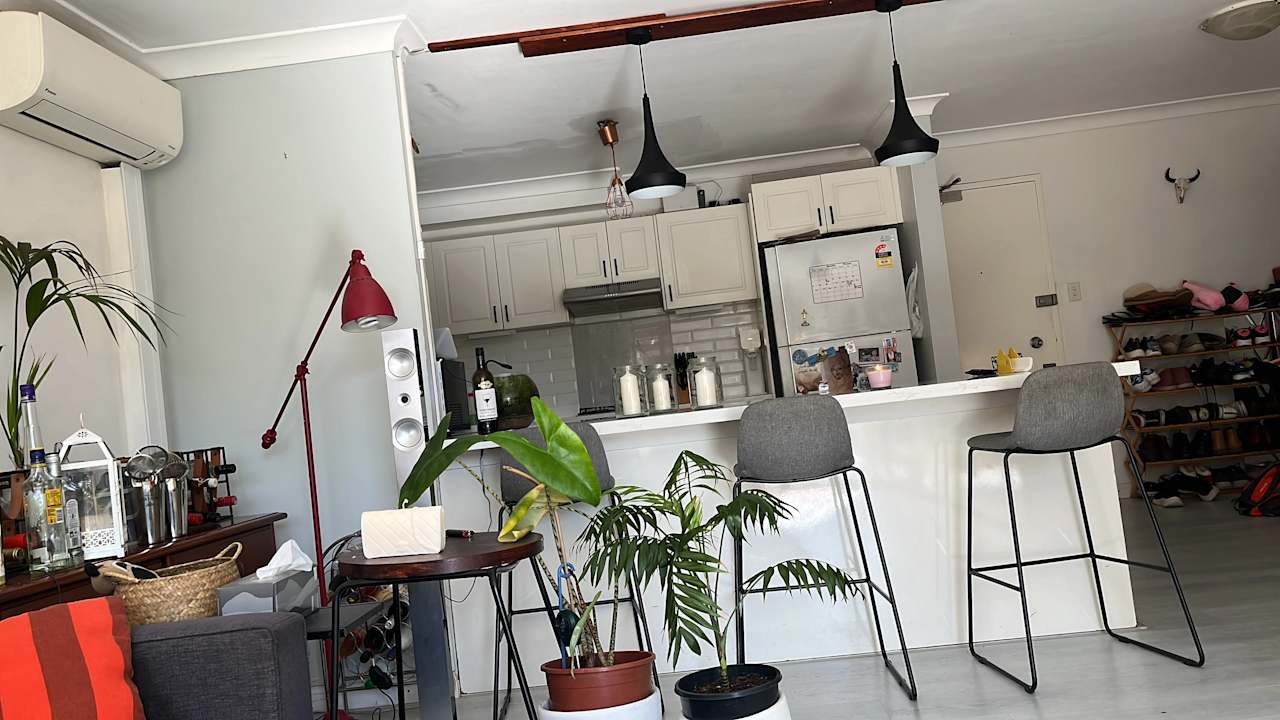 Furnished room in a flatshare