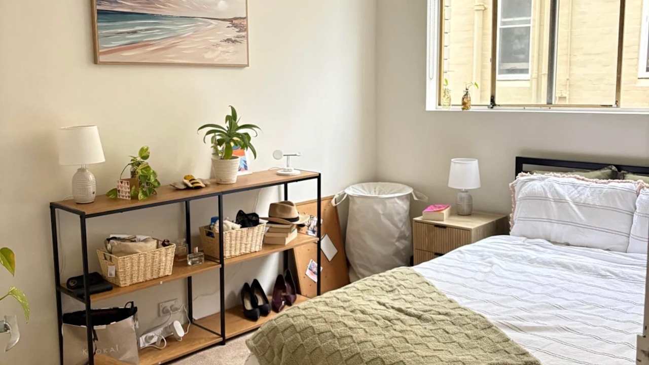 Room in a share house