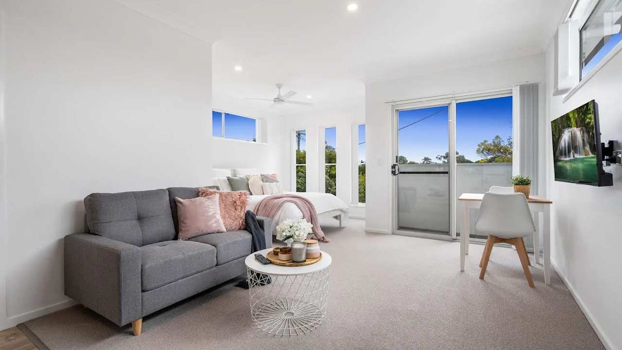 Unfurnished room with own bathroom