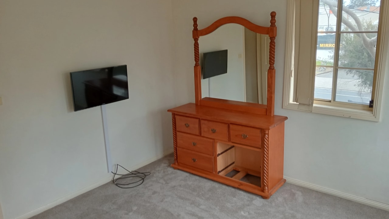 Unfurnished room in a flatshare