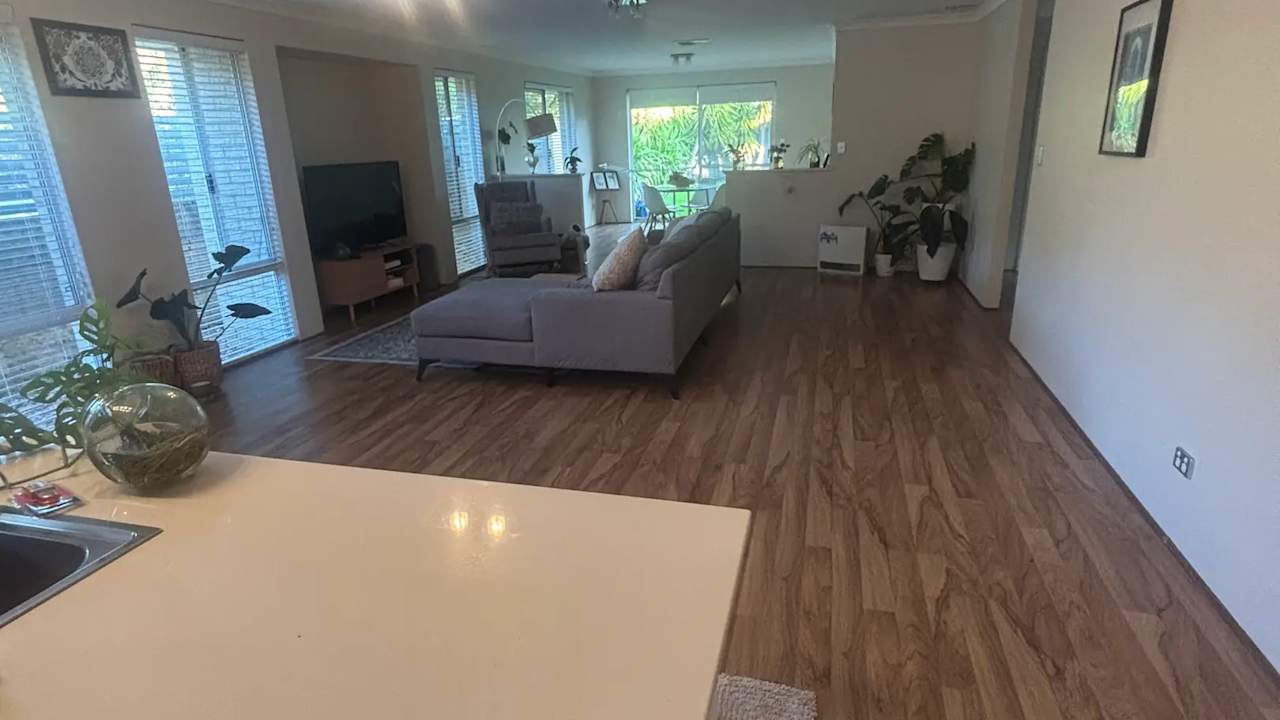 Room in a share house