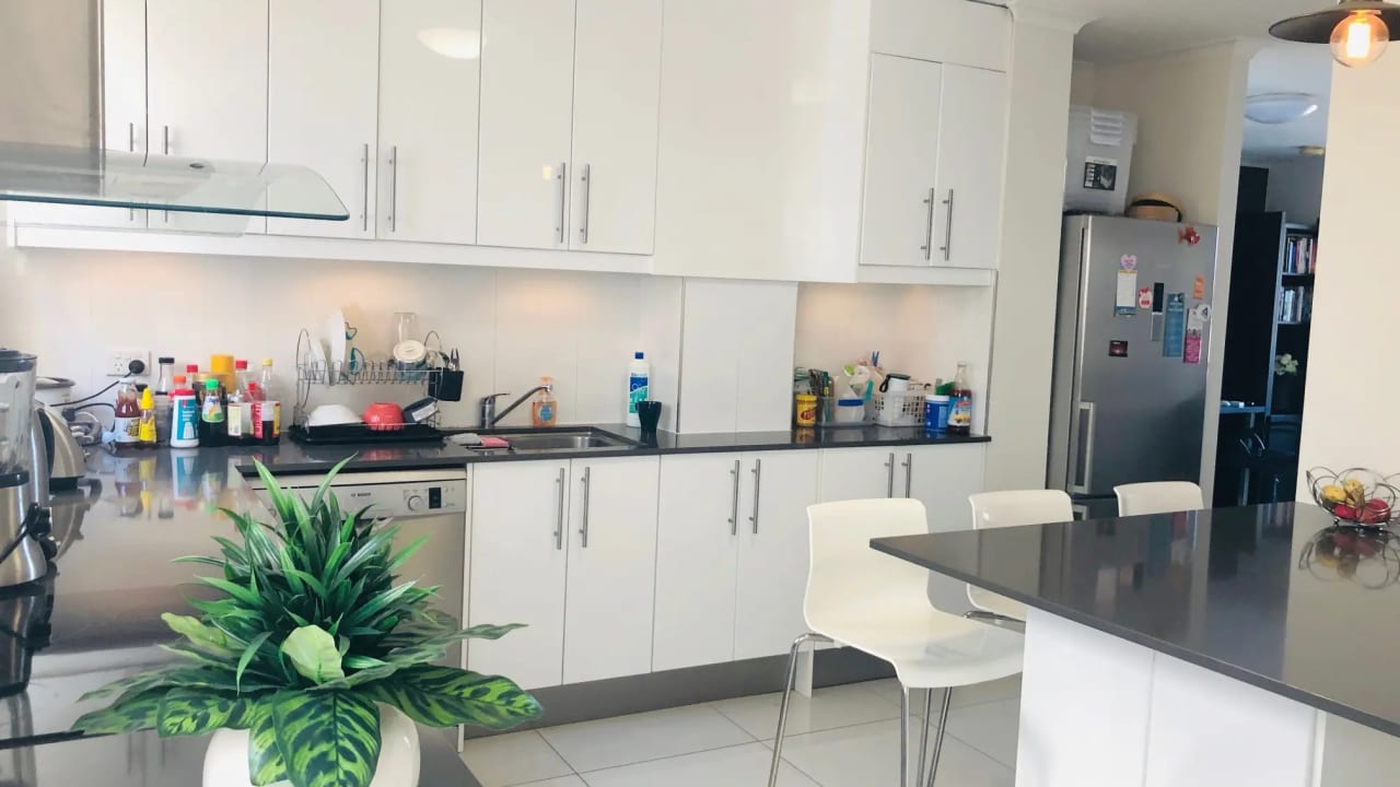 Furnished room with ensuite in a flatshare