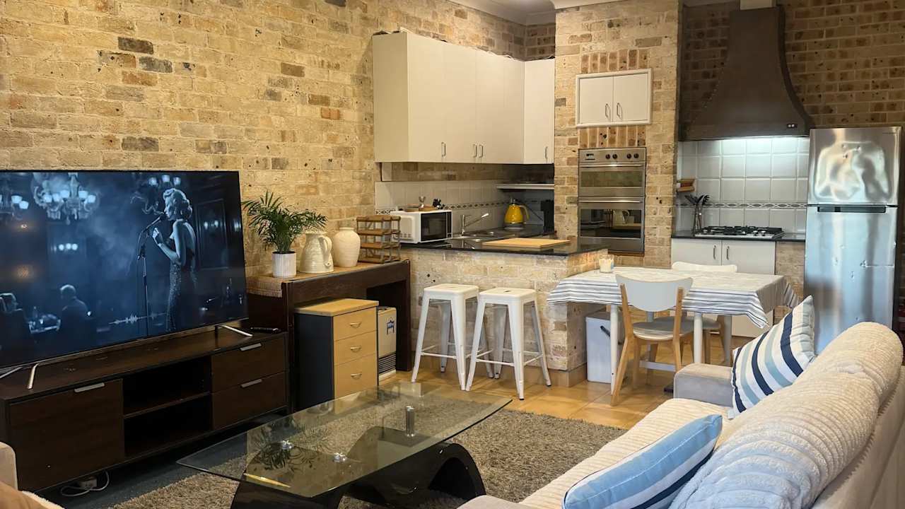 Whole property with 2 rooms for rent