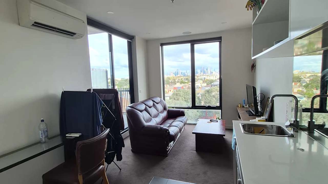 Furnished room in a flatshare