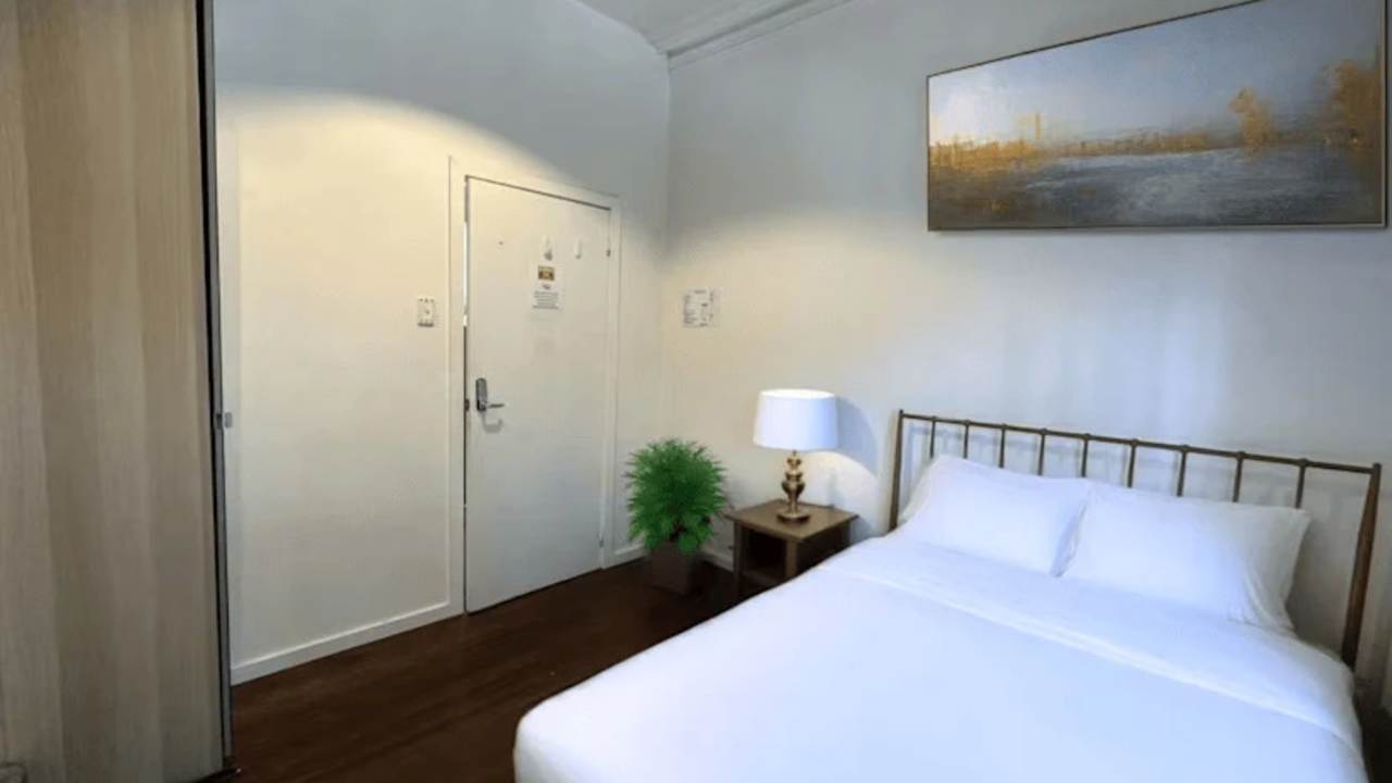 Furnished room in a share house