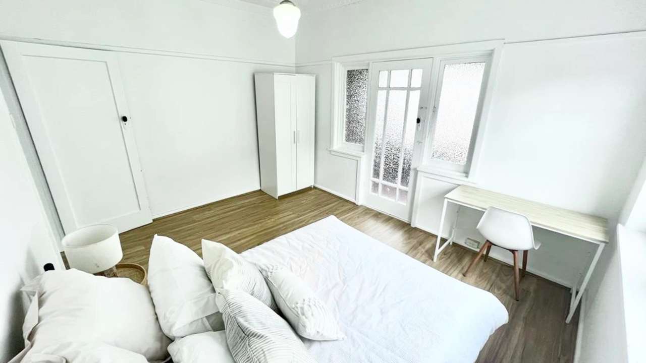 Room in a share house