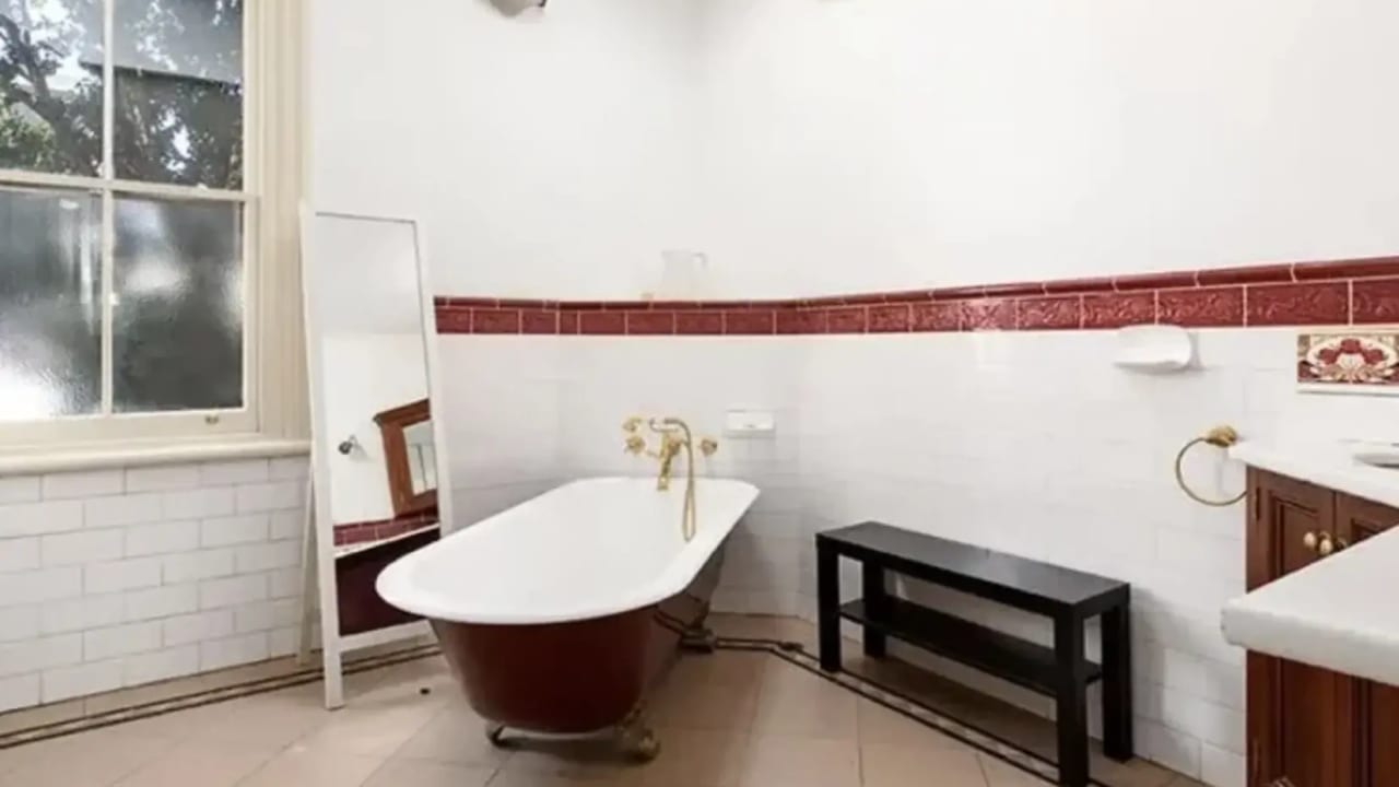 Room in a share house