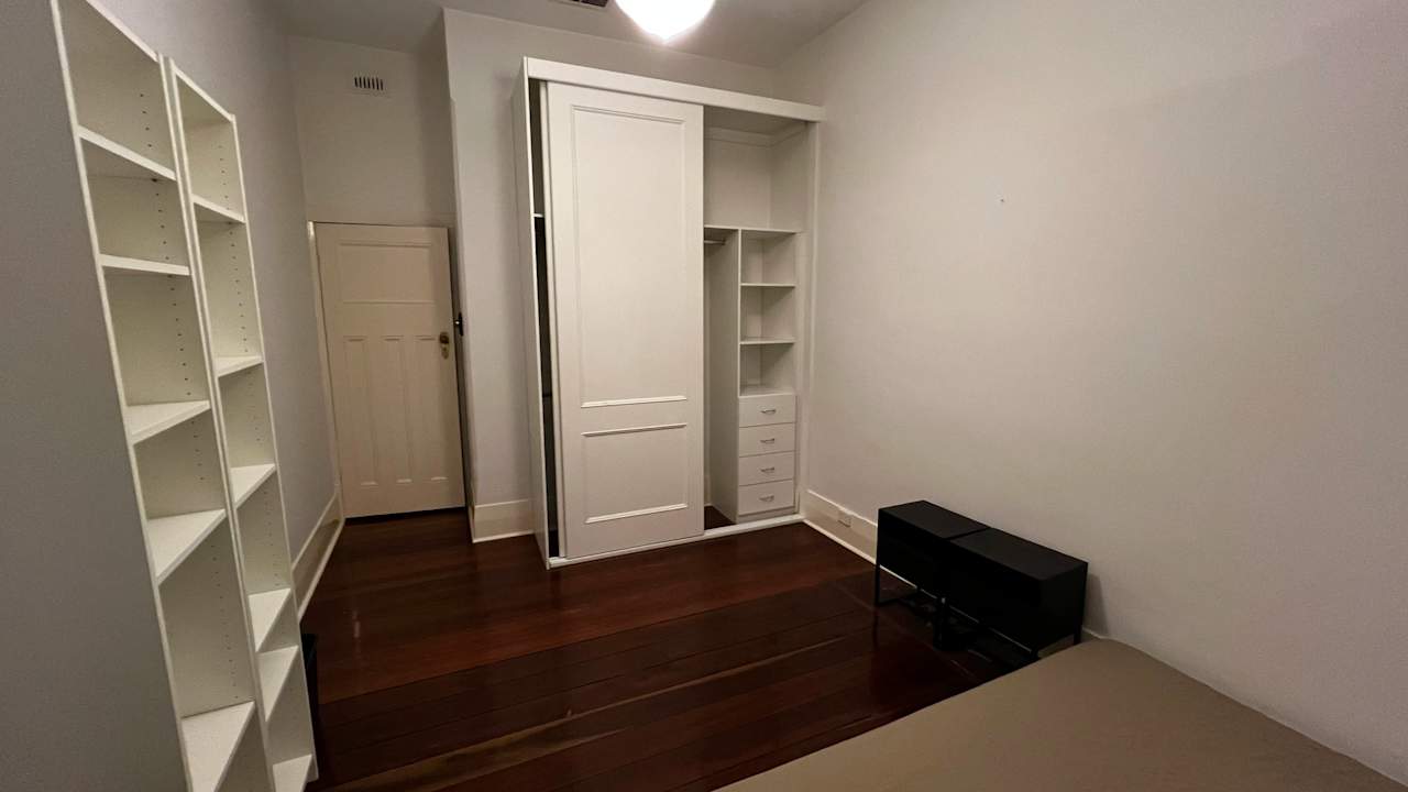 Room in a share house