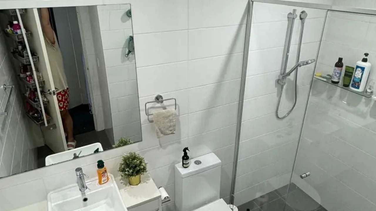 Furnished room with ensuite in a flatshare