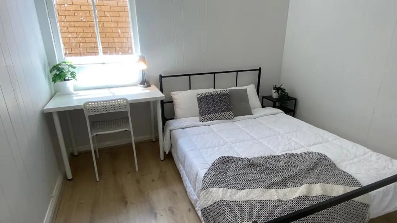 Furnished room in a flatshare