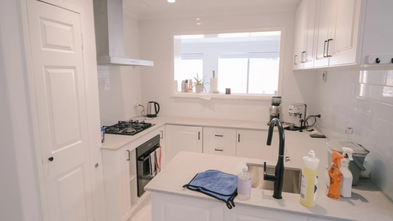 Furnished room in a share house