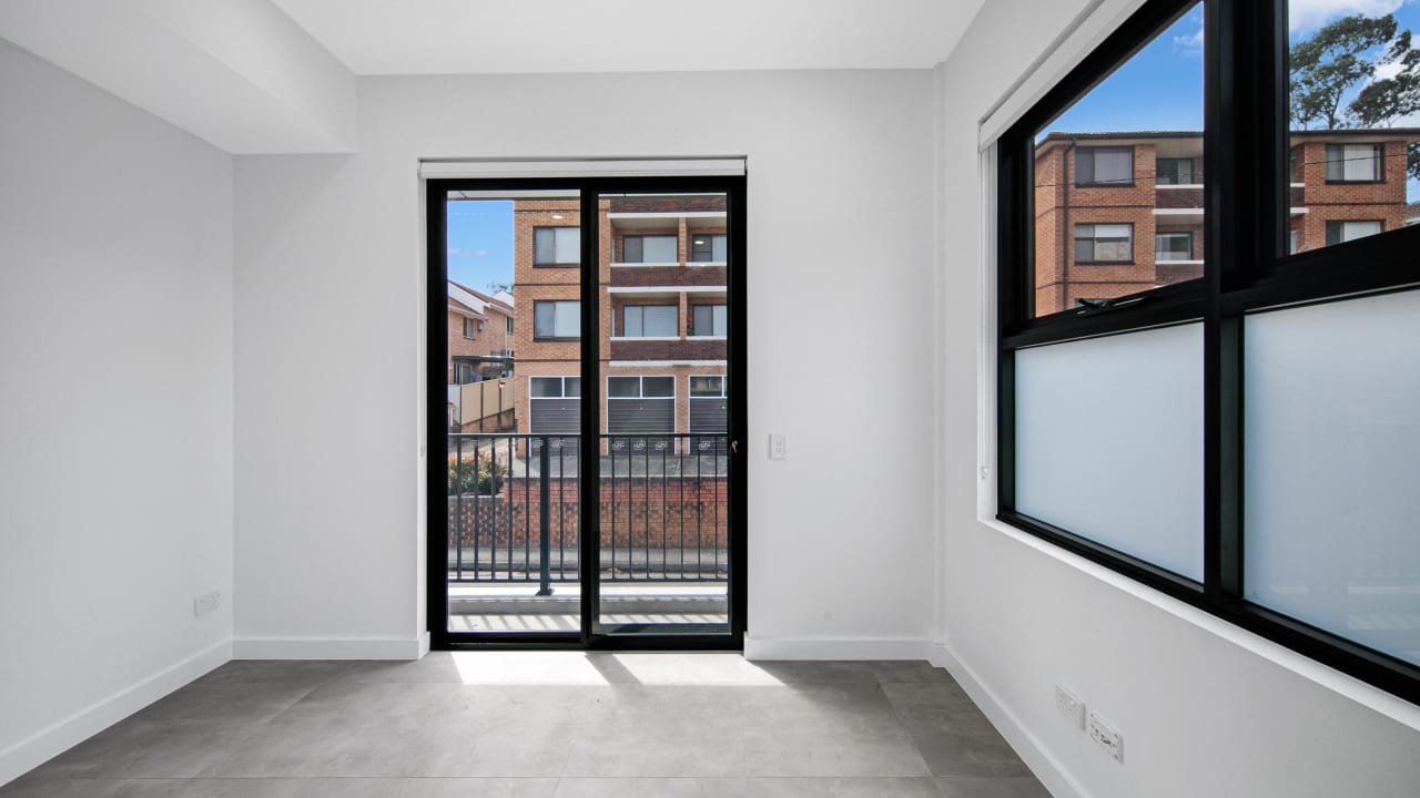 Unfurnished room studio flat for rent
