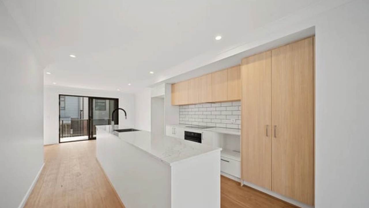 Whole property with 2 rooms for rent