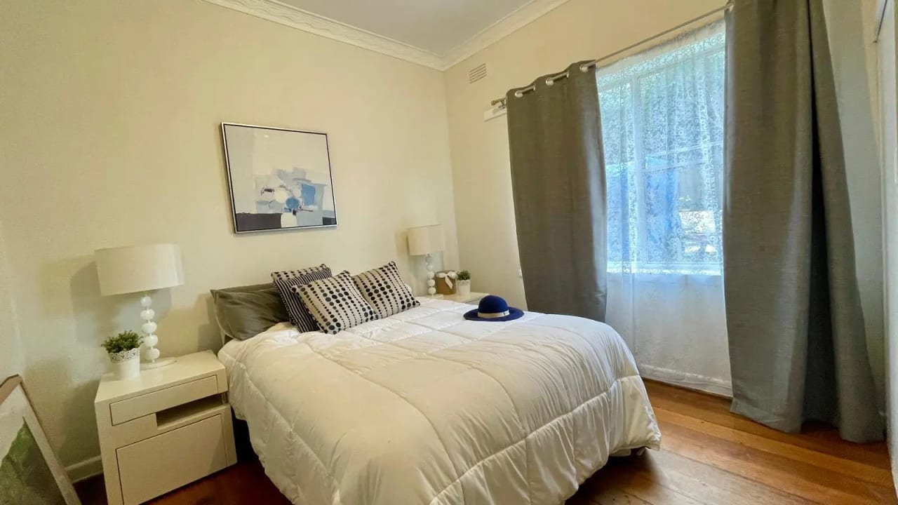 Furnished room in a share house