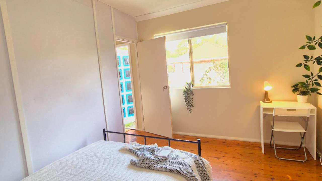Furnished room in a share house
