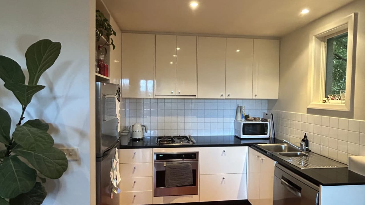 Unfurnished room in a flatshare