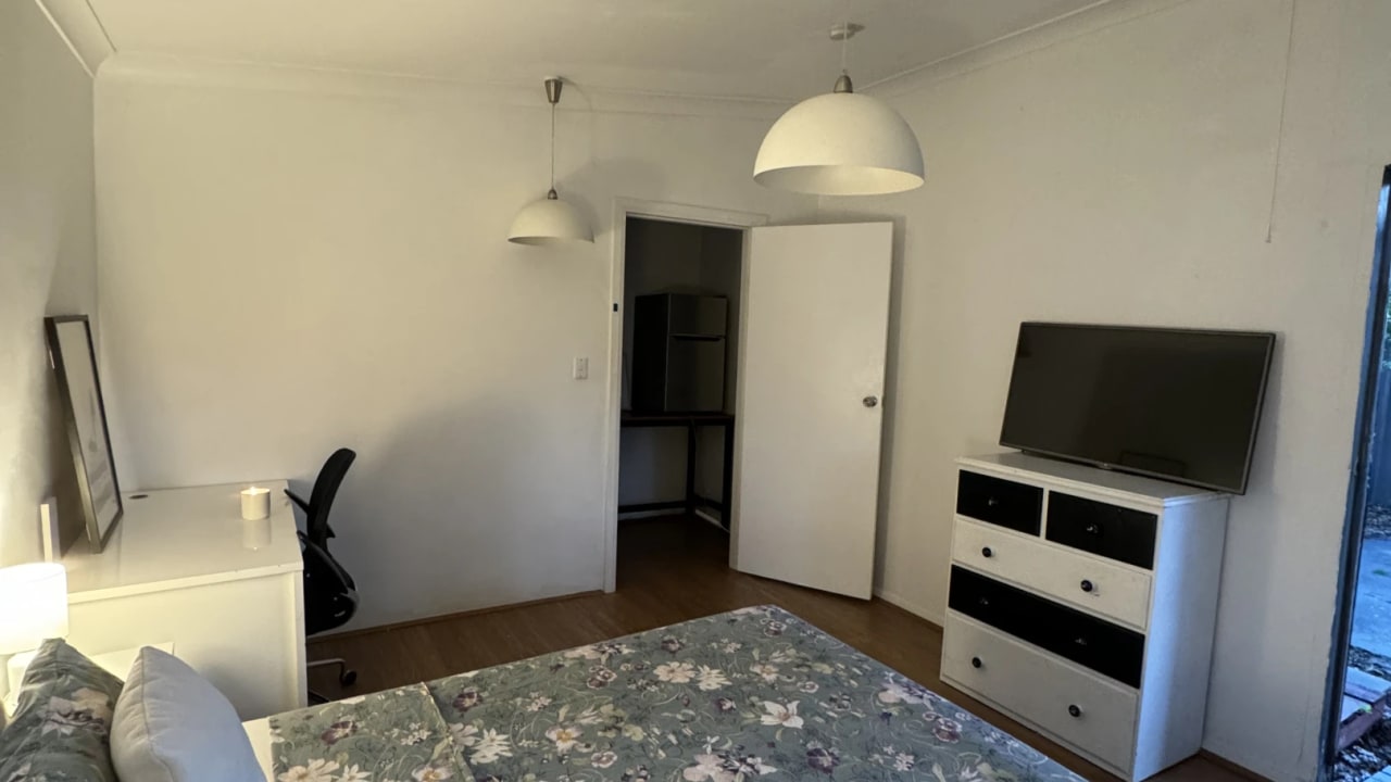 Furnished room in a share house