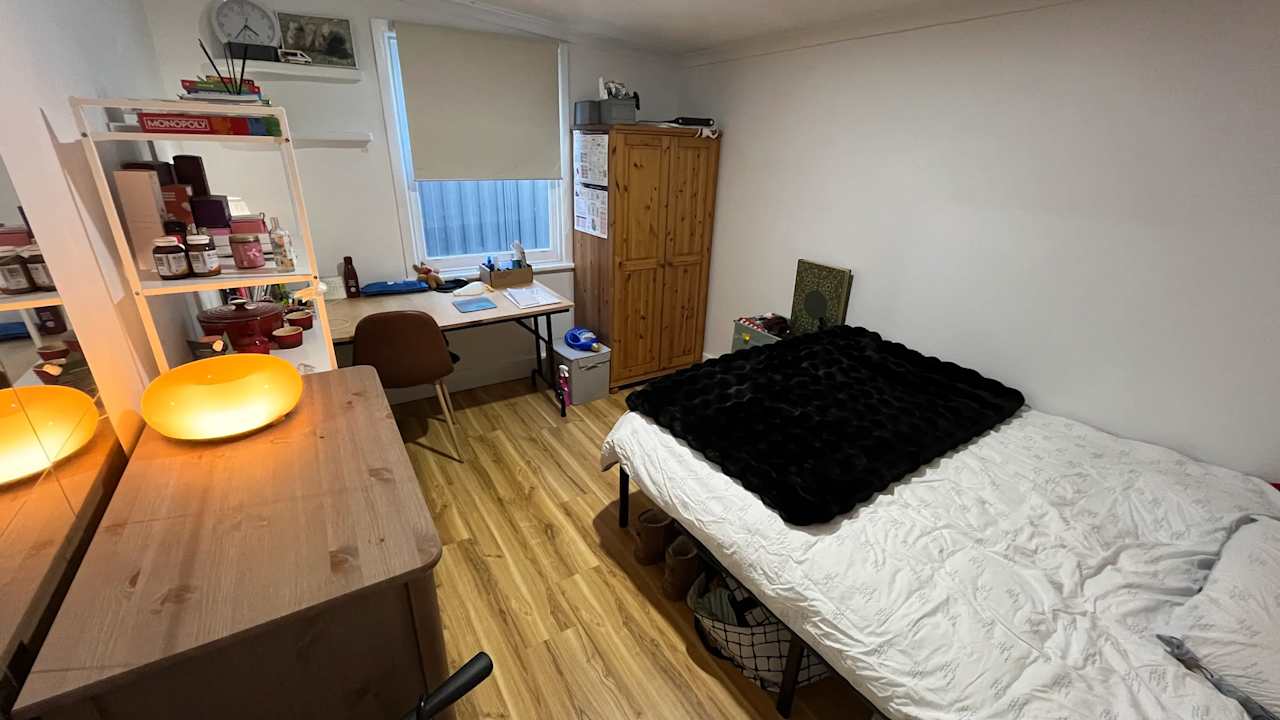 Unfurnished room in a share house