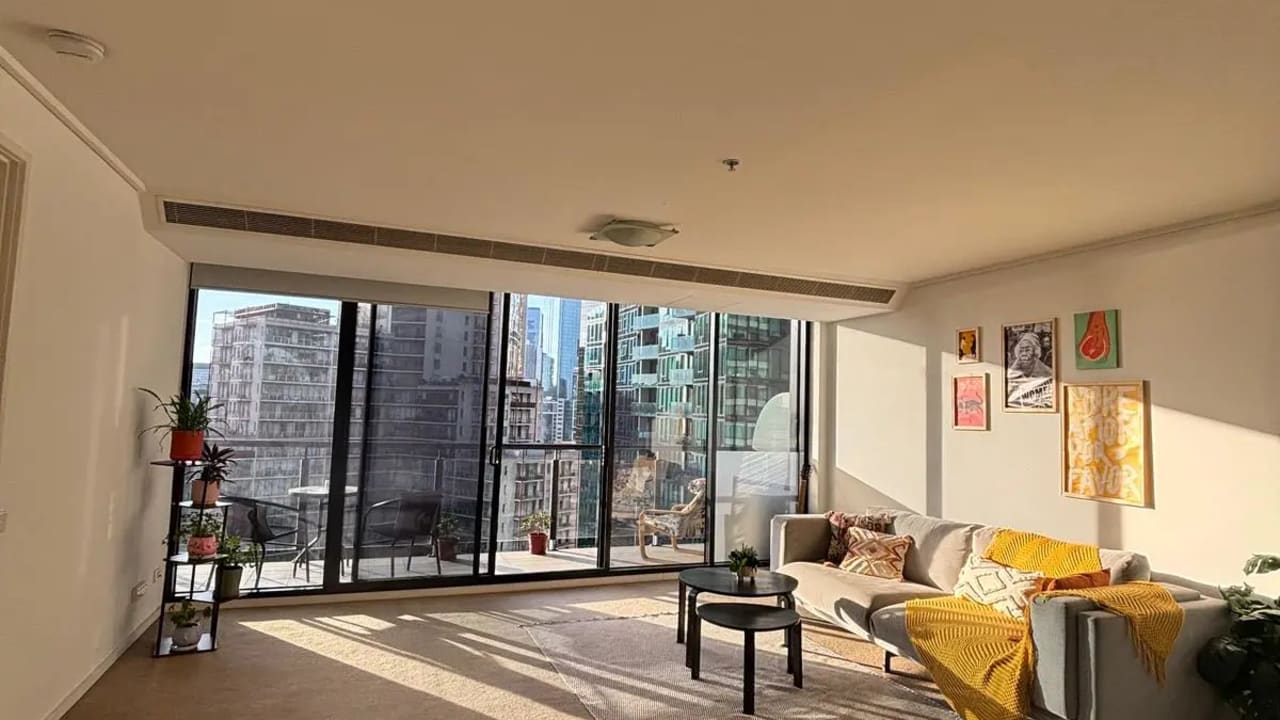Furnished room in a flatshare