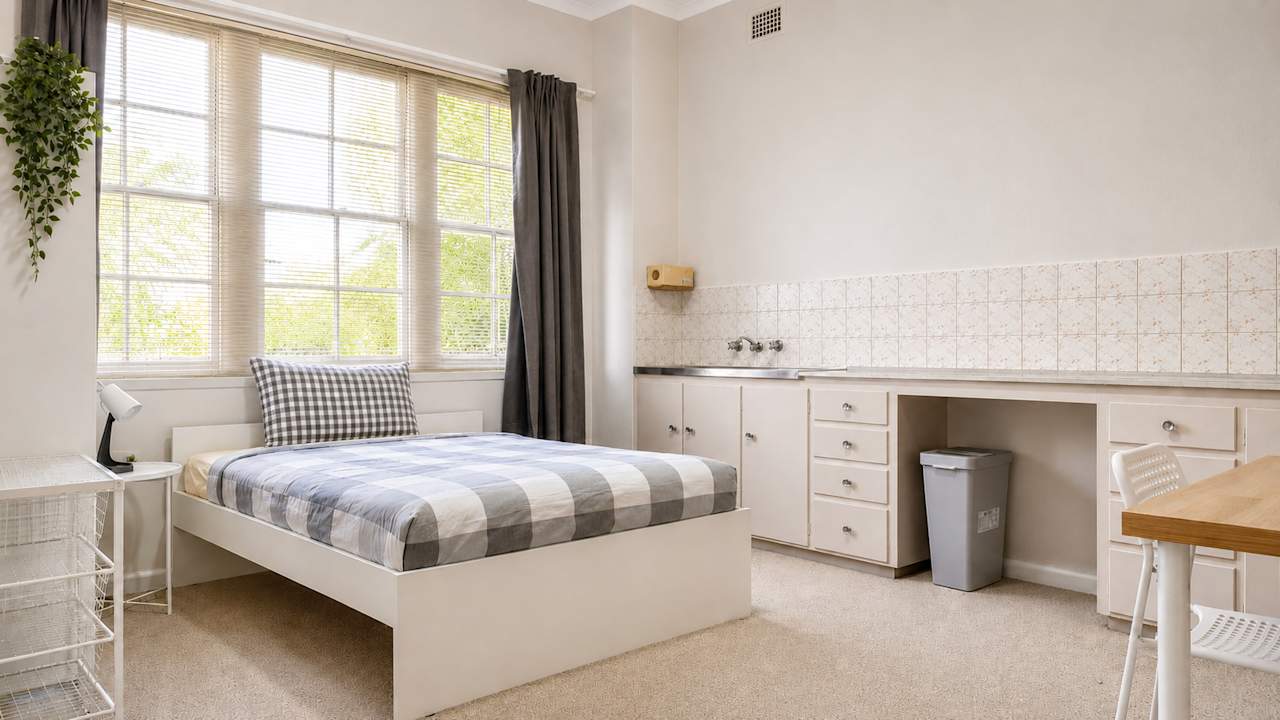 Furnished room in a share house