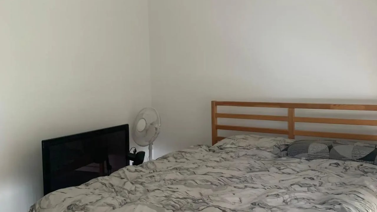 Furnished room in a share house